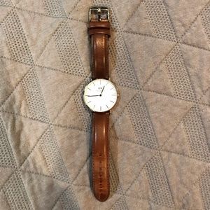 Daniel Wellington 32mm leather watch